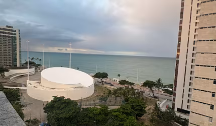 NA PARALELA DA AVENIDA BOA VIAGEM - APARTAMENTO DE FRENTE