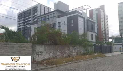 Permuta-se terreno bem localizado próximo ao Sal e Brasa Bessa murado.