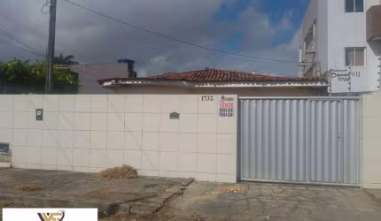 vende-se casa Cristo Redentor próximo avenida Ranieri Mazille