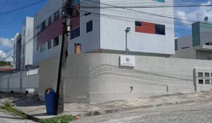 Apartamento com 2 quartos predio com piscina e churrasqueira