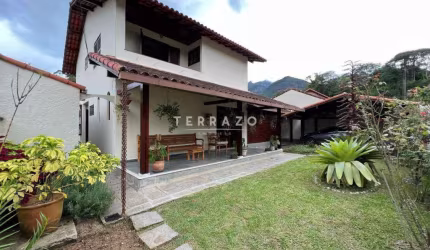 Casa à venda, 3 quartos, 1 suíte, 4 vagas, Comary - Teresópolis/RJ