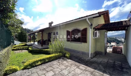 EXCELENTE CASA COM 4 QUARTOS NO PANORAMA POR R$ 990.000 - TERESÓPOLIS/RJ - cod 3426