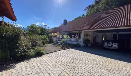 Casa à venda, 4 quartos, 2 suítes, 4 vagas, Comary - Teresópolis/RJ