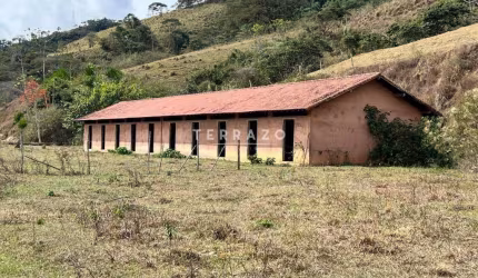 Fazenda à venda, 4 quartos, 2 suítes, 10 vagas, Providência - Teresópolis/RJ