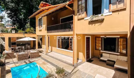 Casa à venda, 7 quartos, 3 suítes, 2 vagas, Comary - Teresópolis/RJ