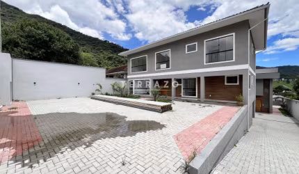 Casa em Condomínio à venda, 3 quartos, 2 suítes, 2 vagas, Alto - Teresópolis/RJ