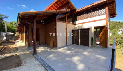 Casa em Condomínio à venda, 3 quartos, 2 suítes, 1 vaga, Albuquerque - Teresópolis/RJ