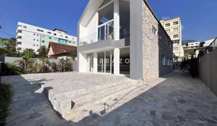 Casa à venda, 6 quartos, 6 suítes, 4 vagas, Alto - Teresópolis/RJ