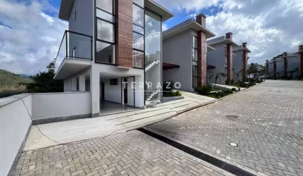 Casa em Condomínio à venda, 3 quartos, 1 suítes, 3 vagas, Tijuca - Teresópolis/RJ