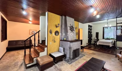 Casa em Condomínio à venda, 4 quartos, 1 suíte, 3 vagas, Alto - Teresópolis/RJ