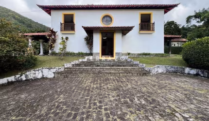 Casa à venda, 4 quartos, 4 suítes, 2 vagas, Iucas - Teresópolis/RJ