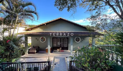 Casa à venda, 4 quartos, 1 suíte, 2 vagas, Comary - Teresópolis/RJ