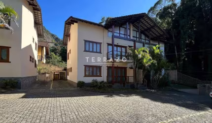 Apartamento à venda, 2 quartos, 1 suíte, 1 vaga, Soberbo - Teresópolis/RJ