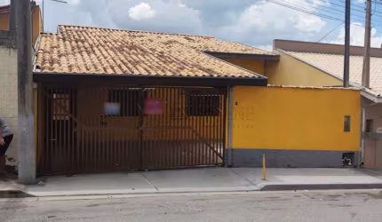 Casa Aconchegante à Venda: Seu Novo Lar Espera por Você