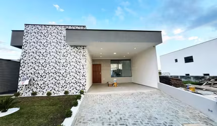 Elegância e Conforto: Casa à Venda em Condomínio Ágata
