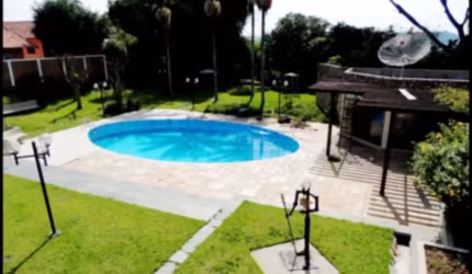 Excelente sobrado no Quinta das Flores, Altissimo Padrão, com piscina, 4 quartos, venha conferir!!.