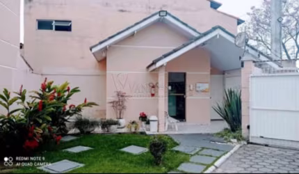 Oportunidade Única: Casa Encantadora à Venda no Condomínio Bella Citta
