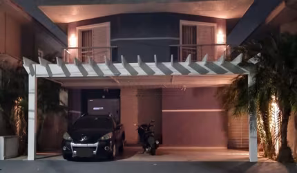 Casa Sobrado Luxuosa à Venda no Condomínio Altos da Serra VI
