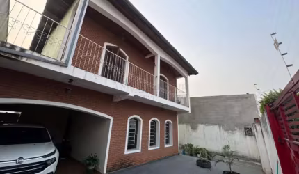 Sobrado à Venda: O Lar Perfeito para Você e Sua Família!