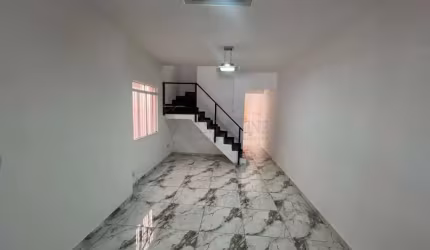 Oportunidade Imperdível! Sobrado com Edícula à Venda