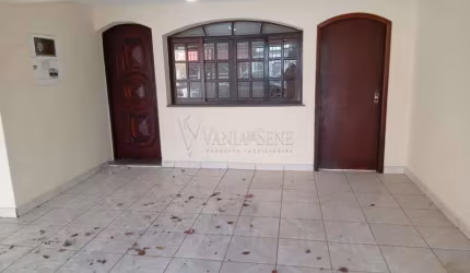 Casa Comercial com Edícula para Locação: Oportunidade Perfeita para Seu Negócio!