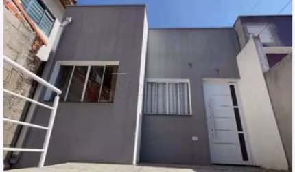 Casa à Venda no Parque Imperial em Jacareí!
