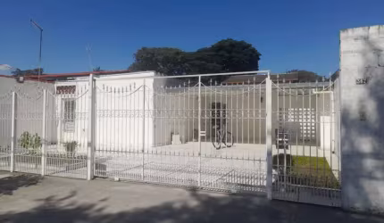 Locação de Casa - Térreo no Jardim Satélite, São José dos Campos/SP.