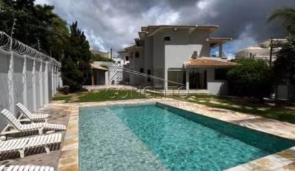 Sobrado à venda no Condomínio Terras de Piracicaba IV com 335 m² | 4 suítes com varanda, sendo 1 suíte master com closet e hidro e 6 vagas de garagem.