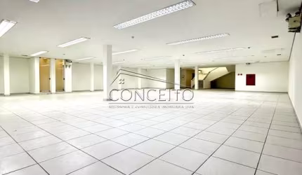 Prédio comercial para locação ou venda no centro com 1215 m² | 2 amplos salões, 5 salas e 6 banheiros