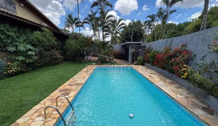 Casa térrea à venda no bairro Nova Piracicaba com 300 m² de área construída | 3 dormitórios, sendo 1 suíte e 4 vagas de garagem
