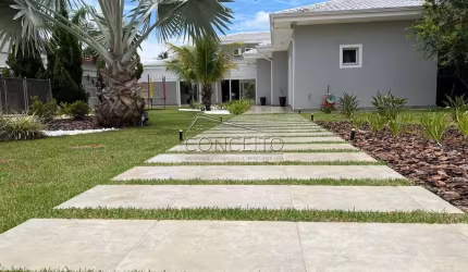 Casa térrea à venda no Condomínio Benvenuto com 420m² | 3 suítes e 6 vagas de garagem.
