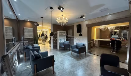 Sala comercial para locação no bairro Cidade Jardim com 30m² | Decorada e com 1 banheiro.