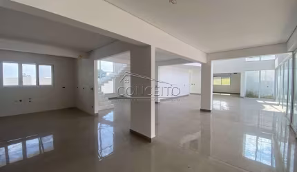 Sobrado à venda no Condomínio Terra das Águas com 442 m² | 3 suítes e 4 vagas de garagem, sendo 2 cobertas.
