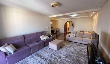 Apartamento à venda no Edifício Manhattan com 180 m² | 4 dormitórios, sendo 1 suíte e 2 vagas de garagem cobertas.