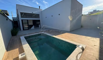 Casa térrea à venda no Condomínio Damha com 180 m² | 3 suítes com armários e 4 vagas de garagem, sendo 2 cobertas.
