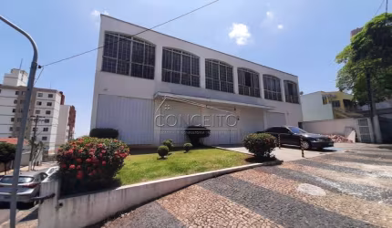 Prédio comercial no bairro Cidade Alta com 1200 m² | 3 pavimentos, 3 salas, 4 banheiros e 15 vagas cobertas.