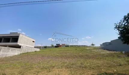 Terreno à venda no Condomínio Soleil Piracicaba com 275m² de área total.