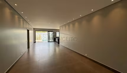 Casa térrea à venda no Condomínio Monte Alegre com 360 m² | 3 suítes, sendo 2 com closet e 4 vagas de garagem, sendo 2 cobertas.