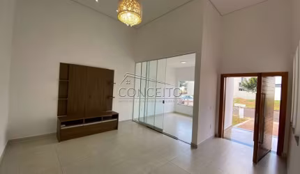 Casa térrea à venda no Condomínio Park Unimep Taquaral com 166 m² | 2 dormitórios, sendo 1 suíte e 4 vagas de garagem.