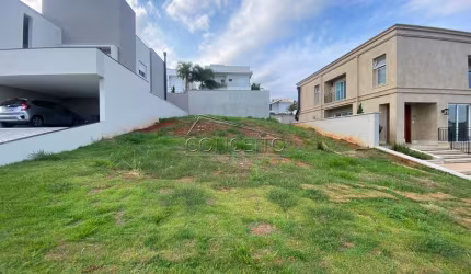 Terreno à venda no condomínio Residencial Villa D'Aquila com 321 m² de área total