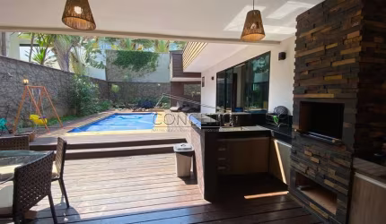 Sobrado à venda no Condomínio Alphaville Piracicaba com 300m² | 2 dormitórios, projeto wood frame e 4 vagas de garagem.