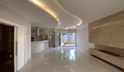 Sobrado à venda no Condomínio Residencial Villa D'Áquila com 287m² | 3 dormitórios sendo 1 suíte e 4 vagas de garagem.