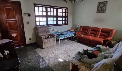 Sobrado à venda no bairro Nova Piracicaba com 220 m² | 3 dormitórios, sendo 1 suíte e 2 vagas de garagem.