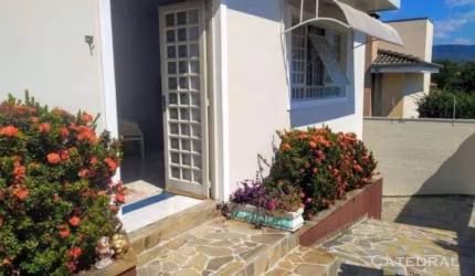 Sobrado com 3 dormitórios à venda, 256 m² por R$ 1.500.000,00 - Jardim Paulista II - Jundiaí/SP