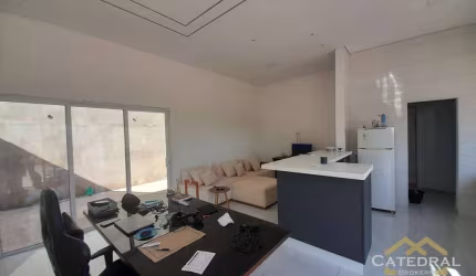 Casa térrea com 3 quartos  para locação no bairro Caxambu