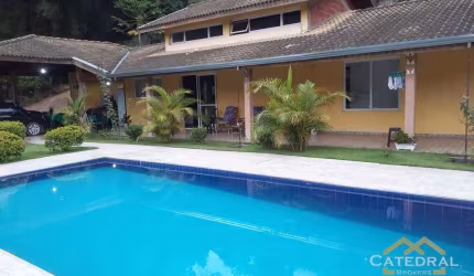 Chácara com 3 dormitórios à venda, 5000 m² por R$ 1.010.000,00 - Estância Figueira Branca - Campo Limpo Paulista/SP