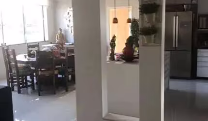 Casa com 2 dormitórios à venda, 174 m² por R$ 700.000,00 - Vila Vianelo - Jundiaí/SP