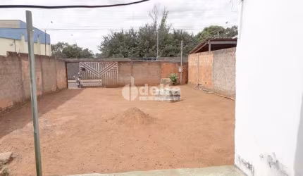 Terreno disponível para venda no bairro Jardim Canaã em Uberlândia-MG