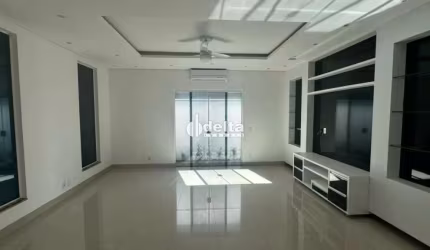 Casa em condomínio disponível para locação no bairro Jardim Inconfidência em Uberlândia-MG