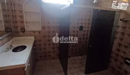 Casa residencial disponível para locação no bairro Osvaldo Rezende em Uberlândia-MG